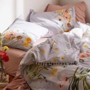 Urban Outfitters Floral Duvet Set (Phoebe Floral Tassel Duvet Cover)